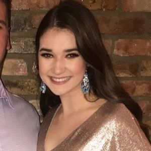 Meet your Posher, Hali